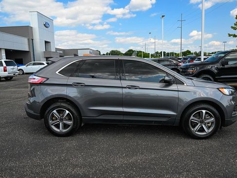 Used 2024 Ford Edge SEL w/ Convenience Package AWD/4WD image 3