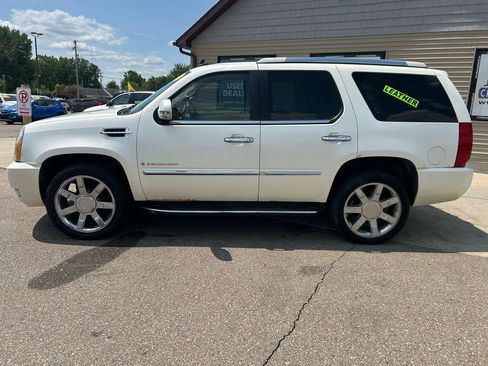 Used 2007 Cadillac Escalade AWD w/ Information Package image 8
