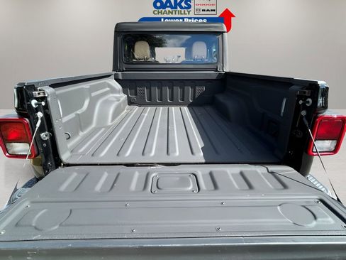 Certified 2023 Jeep Gladiator Sport w/ Trailer Tow Package image 11