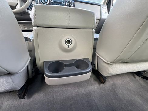 Used 2010 Ford F350 Lariat image 29