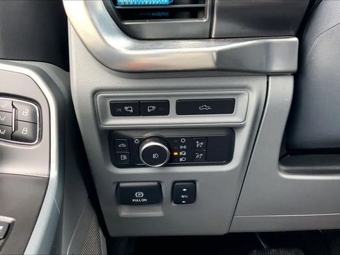 Used 2022 Ford F150 Lariat w/ Equipment Group 502A High AWD/4WD image 33