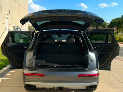 Used 2018 Audi Q7 3.0T Prestige AWD/4WD image 11