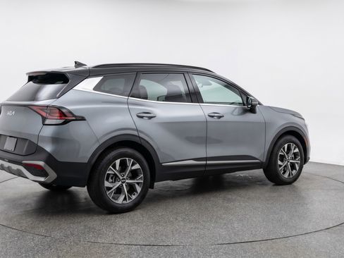 Used 2025 Kia Sportage LX image 9