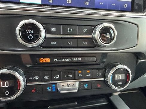 Used 2022 Ford F350 Limited AWD/4WD image 37