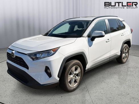 Used 2020 Toyota RAV4 XLE image 1