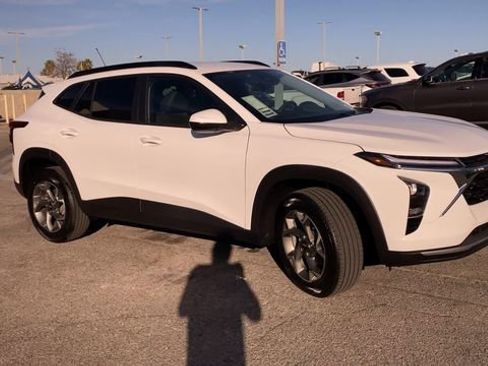 New 2026 Chevrolet Trax LT FWD image 6