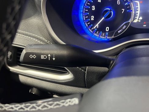 New 2026 Chrysler Pacifica Select image 6