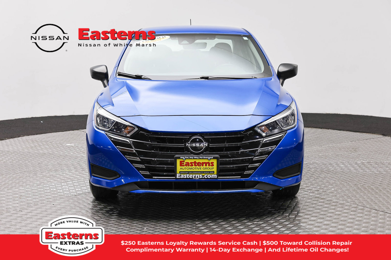 Used 2023 Nissan Versa S w/ Electronics Package FWD image 4