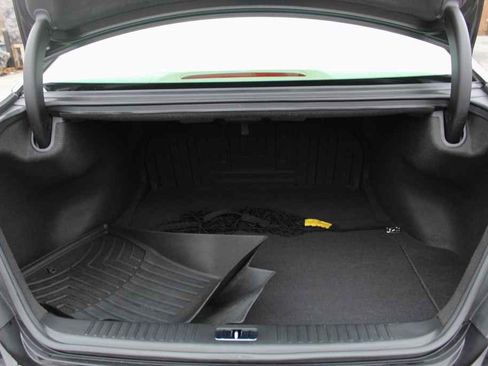 Used 2016 Hyundai Equus Signature image 6