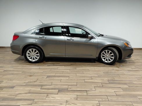Used 2011 Chrysler 200 Touring image 19
