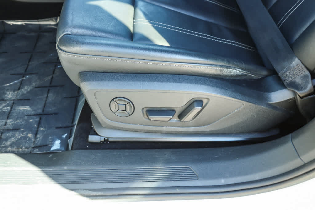 Used 2023 Audi Q4 e-tron Premium Plus w/ Premium Plus RWD image 25