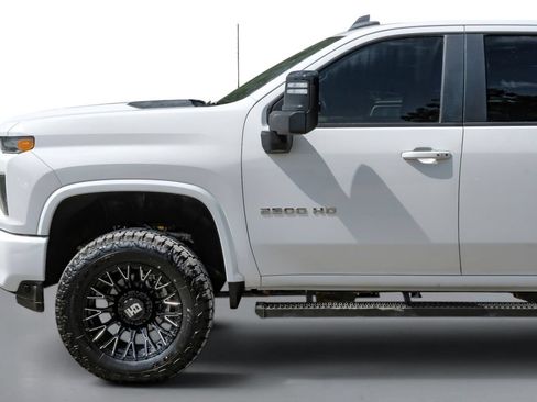 Used 2021 Chevrolet Silverado 2500 LT w/ Convenience Package AWD/4WD image 11