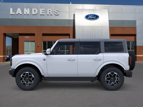 New 2025 Ford Bronco Outer Banks image 3
