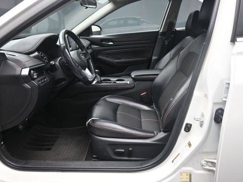 Used 2019 Nissan Altima 2.5 SR FWD image 17