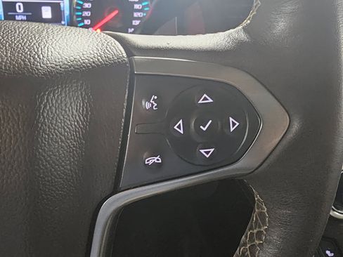 Used 2018 Chevrolet Suburban LT image 42