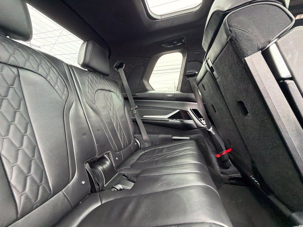 Used 2024 BMW X7 xDrive40i w/ Executive Package AWD/4WD image 29