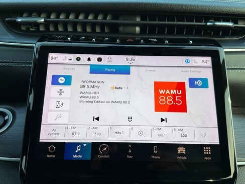 Used 2023 Jeep Grand Cherokee Limited w/ Luxury Tech Group II image 14