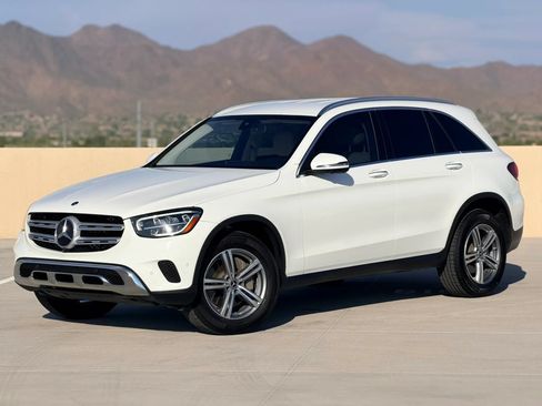 Used 2021 Mercedes-Benz GLC 300 image 2