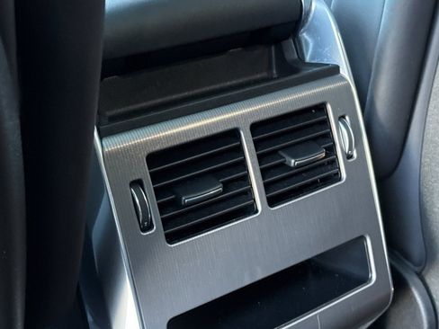 Used 2020 Land Rover Range Rover Sport HSE image 13