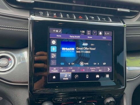 Used 2023 Jeep Grand Cherokee Laredo w/ Luxury Tech Group I AWD/4WD image 23