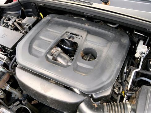 Used 2018 Jeep Grand Cherokee Laredo RWD image 33