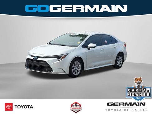 Used 2025 Toyota Corolla LE w/ Convenience Package FWD image 1