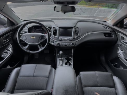 Used 2019 Chevrolet Impala LT FWD image 5