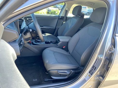 Used 2025 Kia K4 FWD image 18