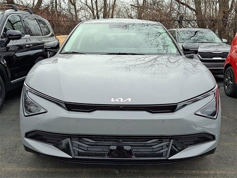 New 2025 Kia EV6 Wind image 2