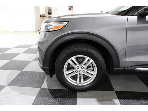 Used 2023 Ford Explorer XLT w/ Equipment Group 202A image 9