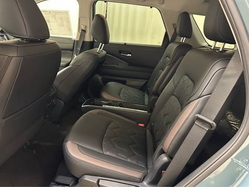 New 2026 Nissan Pathfinder Platinum AWD/4WD image 6