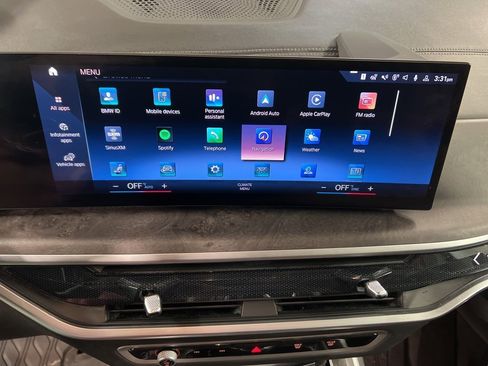 Used 2023 BMW X7 xDrive40i w/ Premium Package image 9