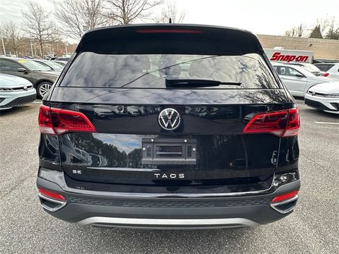 Used 2024 Volkswagen Taos SE image 6