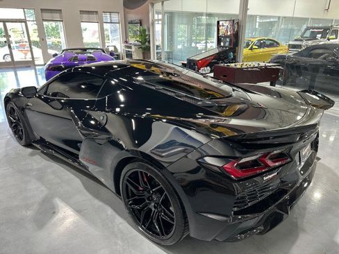 Used 2025 Chevrolet Corvette Z06 RWD image 23