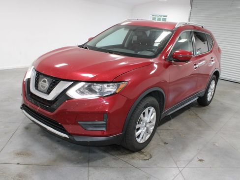 Used 2017 Nissan Rogue SV w/ SV Premium Package AWD/4WD image 4