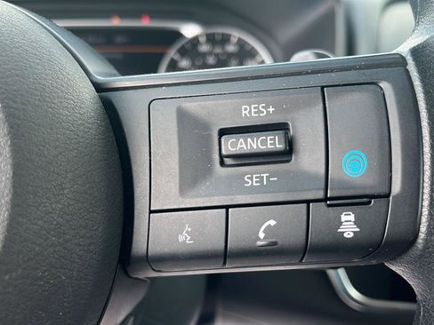 Used 2024 Nissan Rogue SV image 15