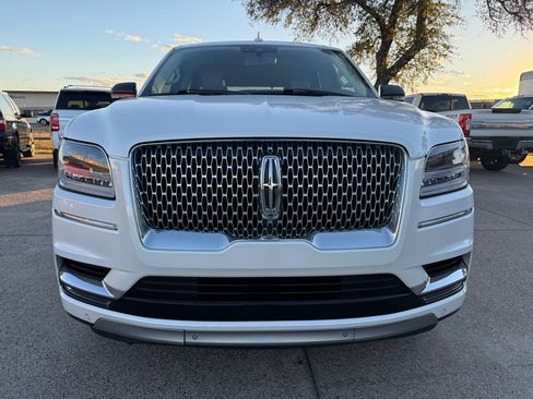 Used 2019 Lincoln Navigator Reserve image 2