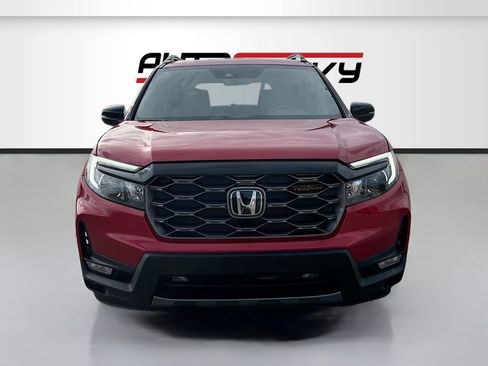 Used 2023 Honda Passport TrailSport image 2