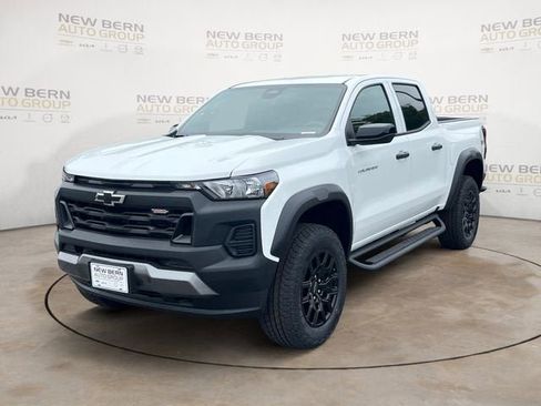 New 2026 Chevrolet Colorado Trail Boss AWD/4WD image 1
