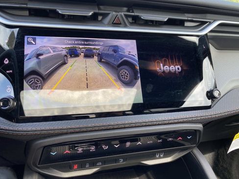 New 2026 Jeep Cherokee Limited AWD/4WD image 11