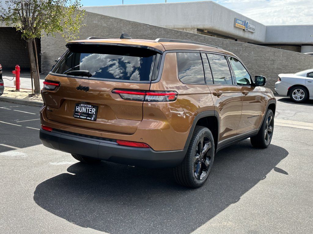 New 2026 Jeep Grand Cherokee L Limited w/ Limited Altitude Package AWD/4WD image 7