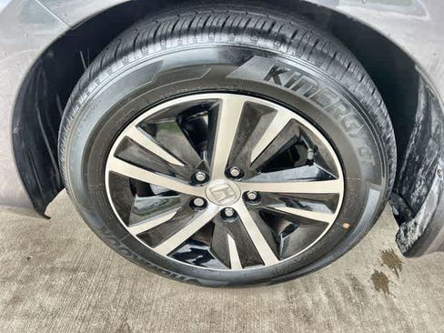 Used 2024 Honda Civic LX image 9