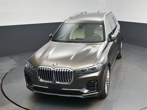 Used 2021 BMW X7 xDrive40i w/ Premium Package image 48