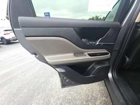 Used 2025 Lincoln Corsair AWD w/ Equipment Group 101A image 27