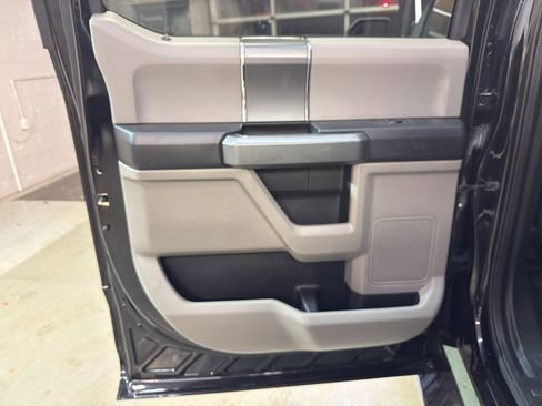 Used 2017 Ford F150 XLT w/ Equipment Group 302A Luxury image 28