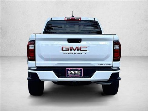 Used 2024 GMC Canyon Denali AWD/4WD image 4