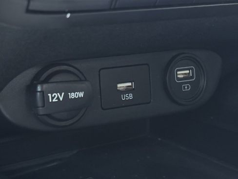 Used 2023 Hyundai Elantra Limited image 29