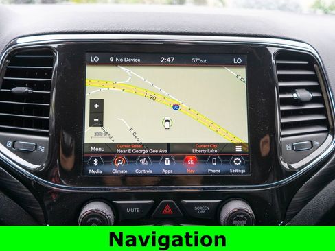 Used 2021 Jeep Grand Cherokee Laredo X AWD/4WD image 22