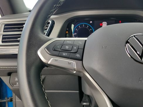 Used 2024 Volkswagen Atlas Cross Sport SE FWD image 16