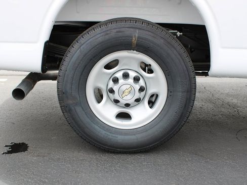 Used 2025 Chevrolet Express 3500 Extended w/ Driver Convenience Package RWD image 40